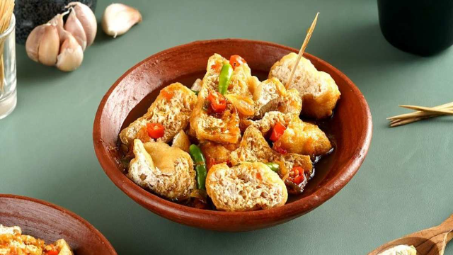 Tahu Gejrot: Kuliner Jalanan Khas Cirebon